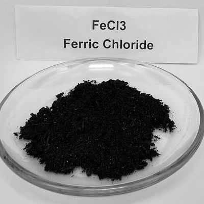 Polvere cristallina del nero del cloruro ferrico FeCL3 di CAS 7705-08-0