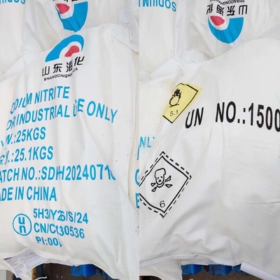 NaNO2 nitrito di sodio CAS 7632-00-0 Polvere bianca per l'industria della stampa e della tintura